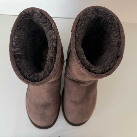 UGG Classic Short Sheepskin Boots in Burnt Cedar - Picture 11 of 12